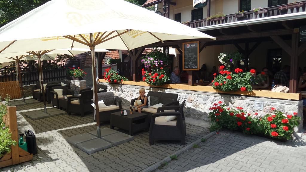 Hotel U Královny Dagmar Karlštejn Exterior foto