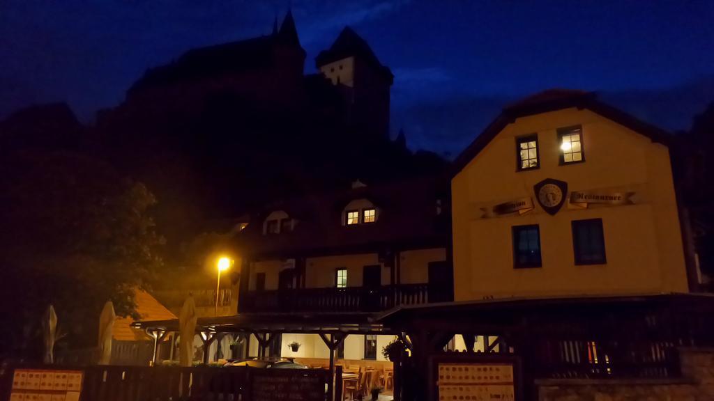 Hotel U Královny Dagmar Karlštejn Exterior foto